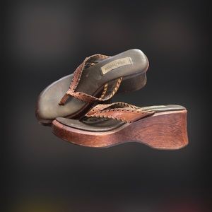 Vtg 90s Steve Madden wood platform sandals